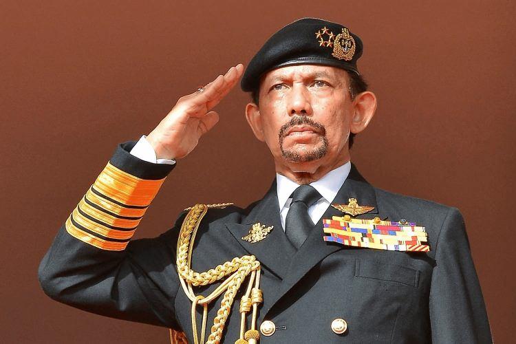 <p><strong><span style="color:rgb(178, 34, 34)">HASSANAL BOLKIAH&nbsp;</span>&nbsp;|&nbsp; ALLAH'A inanıyor</strong></p>

<p>&nbsp;</p>

<p>Brunei Sultanı</p>

