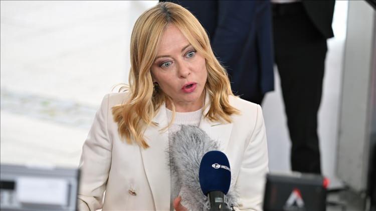 <p><strong><span style="color:rgb(178, 34, 34)">MELONİ&nbsp;</span>&nbsp;|&nbsp; HZ. İSA'ya inanıyor</strong></p>

<p>&nbsp;</p>

<p>İtalya Başkanı</p>
