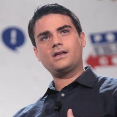 <p><span style="color:#B22222"><strong>25)&nbsp; BEN SHAPIRO</strong></span><strong>&nbsp; |&nbsp; AVUKAT - KONUŞMACI</strong></p>

<p>&nbsp;</p>

<p>Benjamin Aaron Shapiro (15 Ocak 1984 doğumlu) Amerikalı muhafazakar siyasi yorumcu, medya sunucusu, avukat ve yazardır. İlk kitabı Brainwashed: How Universities Indoctrinate America's Youth'u (Beyin Yıkama: &Uuml;niversiteler Amerika'nın Gen&ccedil;liğini Nasıl Endoktrine Ediyor) 2004 yılında 20 yaşındayken yayınladı. Shapiro, The Daily Wire'ın kurucu ortağıdır ve geniş bir kitleye sahip g&uuml;nl&uuml;k podcast ve radyo programı The Ben Shapiro Show'un sunucusudur.</p>
