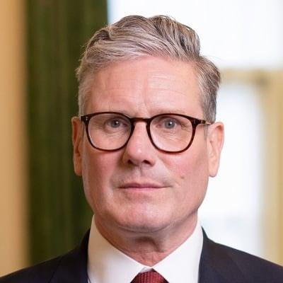 <p><strong><span style="color:#B22222">21)&nbsp;&nbsp;KEIR STARMER</span>&nbsp; |&nbsp; BİRLEŞİK KRALLIK BAŞKANI</strong></p>
