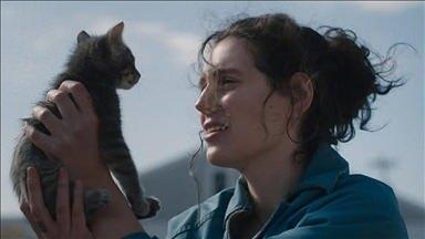 <p><strong><span style="color:#B22222">20)&nbsp; BLAKE LIVELY</span>&nbsp; |&nbsp; OYUNCU</strong></p>

<p>&nbsp;</p>

<p>Blake Ellender Lively Amerikalı bir aktris. En &ccedil;ok CW'nin drama dizisi Gossip Girl'deki Serena van der Woodsen rol&uuml;yle tanınıyor. Lively ayrıca The Sisterhood of the Traveling Pants, Green Lantern, The Age of Adaline ve The Shallows gibi bir&ccedil;ok &ouml;nemli filmde de rol aldı.</p>
