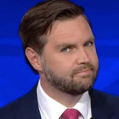 <p><strong><span style="color:#B22222">&nbsp;6)&nbsp;&nbsp;JD VANCE&nbsp;</span> |&nbsp; SİYASET&Ccedil;İ</strong></p>

<p>&nbsp;</p>

<p>James David Vance (doğum adı James Donald Bowman, 2 Ağustos 1984), Amerikalı bir siyaset&ccedil;i, yazar, avukat ve Deniz Piyadeleri gazisidir. 2025 yılından beri Amerika Birleşik Devletleri'nin 50. Başkan Yardımcısı olarak g&ouml;rev yapmaktadır. Cumhuriyet&ccedil;i Parti &uuml;yesi olan Vance, 2023-2025 yılları arasında ABD Senatosu'nda Ohio'yu temsil etmiştir. Başkan Yardımcılığı g&ouml;revi sırasında Cumhuriyet&ccedil;i Ulusal Komite'nin Finans Başkanı olarak da g&ouml;rev yapmıştır.</p>
