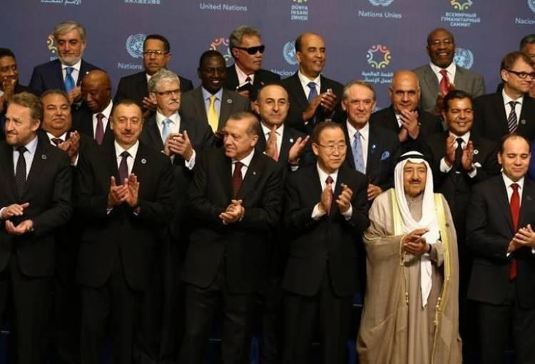 <p>Listenin zirvesinde, 200 milyar doları aşan tahmini varlığıyla bir &uuml;lke lideri yer alırken, onu 9 milyar dolarlık servetiyle Doğu Avrupa&rsquo;dan bir başka isim izliyor. ABD&rsquo;den bir siyaset&ccedil;i 7,2 milyar dolarlık mal varlığıyla &uuml;st sıralarda bulunuyor.</p>
