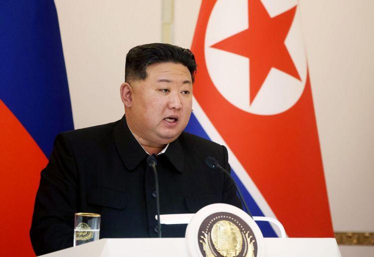 <p><span style="color:#B22222"><strong>Kim Jong Un</strong></span></p>

<p>&nbsp;</p>

<p>&ndash; $5 milyar</p>

