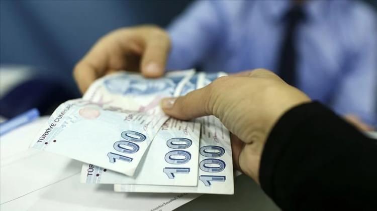 <p>T&Uuml;İK verilerine g&ouml;re; kasım ayında t&uuml;ketici fiyat endeksi (T&Uuml;FE) aylık bazda y&uuml;zde 0,87 artış g&ouml;sterdi. Bu artışla birlikte yıllık enflasyon y&uuml;zde 31,07 seviyesine y&uuml;kseldi.&nbsp;</p>

<p>&nbsp;</p>

<p>Temmuz ayında y&uuml;zde 2,06, ağustos ayında y&uuml;zde 2,04, eyl&uuml;l ayında y&uuml;zde 3,23 ve ekim ayında y&uuml;zde 2,55 olarak ger&ccedil;ekleşen aylık artışlar dikkate alındığında, beş aylık k&uuml;m&uuml;latif enflasyon oranı y&uuml;zde 11,21 olarak hesaplandı.</p>
