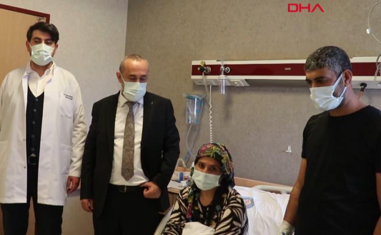 <p>Harran &Uuml;niversitesi Hastanesi Karaciğer Nakli Birimi&rsquo;nde g&ouml;revli Dr. &Ouml;ğr. &Uuml;yesi Fırat Erkmen ise birimin multidisipliner yaklaşımı, g&uuml;&ccedil;l&uuml; teknik altyapısı ve deneyimli sağlık kadrosuyla başta b&ouml;lge illeri olmak &uuml;zere T&uuml;rkiye&rsquo;nin d&ouml;rt bir yanından gelen hastalara umut olmaya devam ettiğini s&ouml;yledi.</p>

<p>&nbsp;</p>
