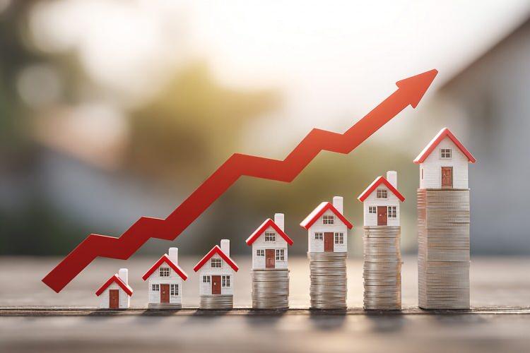 <p><span style="color:#B22222"><strong>KREDİ KULLANAN KİŞİ SAYISINDAKİ DEĞİŞİM DİKKAT &Ccedil;EKİCİ</strong></span><br />
&nbsp;</p>

<p>Gayrimenkul İktisat&ccedil;ısı Dr. Ahmet B&uuml;y&uuml;kduman da, T&uuml;rkiye Bankalar Birliği verilerine dayanarak yaptığı a&ccedil;ıklamada; konut kredisi bakiyesi bulunan kişi sayısının bu yılın &uuml;&ccedil;&uuml;nc&uuml; &ccedil;eyreği itibarıyla 1 milyon 570 bin kişi olduğunu bildirdi.</p>

<p>&nbsp;</p>

<p>Dr. B&uuml;y&uuml;kduman, &ldquo;Konut kredisi faizlerinin %0,69 seviyesine gerilediği 2020 yılının 3. &ccedil;eyrek d&ouml;neminde bu sayı 2 milyon 390 bine ulaşmıştı. 2022 yılının &uuml;&ccedil;&uuml;nc&uuml; &ccedil;eyreğinden bu yana kişi sayısı d&uuml;zenli şekilde azalıyor. Her ay yaklaşık olarak 15 bin kişi yeni konut kredisi kullanırken, 30 bin kişi konut kredisini kapatıyor&rdquo; değerlendirmesinde bulundu.</p>
