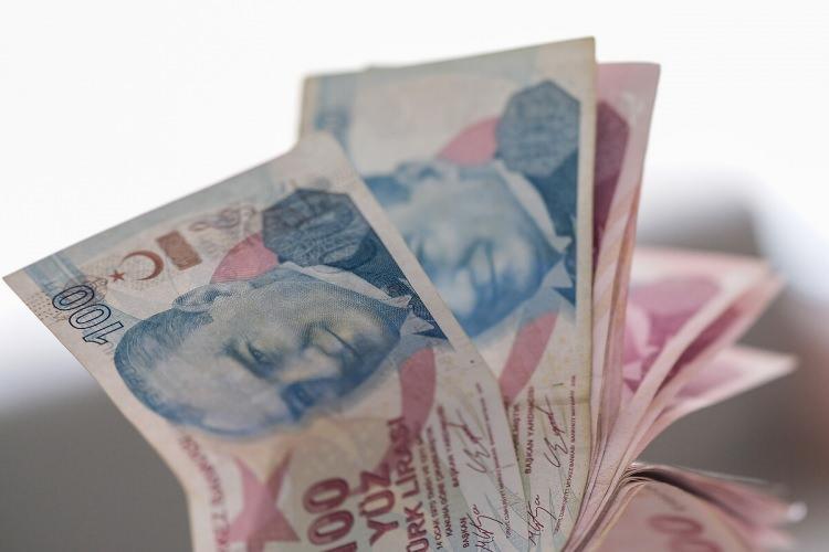 <p>Son yapılan kampanyalarda tutar 100 bin liraya ulaştı. 100 bin lirayı faizsiz olarak veren bankalar bulunuyor.</p>

<p>&nbsp;</p>
