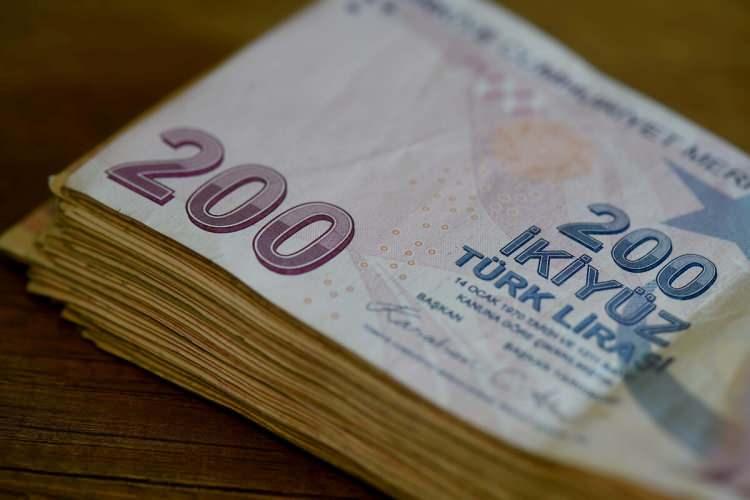 <p><span style="color:#B22222"><strong>HANGİ BANKA NE KADAR PARA VERİYOR?</strong></span></p>
