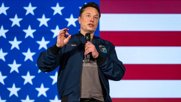 <p><strong>Zirvede Elon Musk var</strong></p>
<p>Listenin ilk sırasında 677 milyar dolarlık servetiyle Elon Musk yer aldı. Tesla, SpaceX ve yapay zeka yatırımları Musk’ın servetini rekor seviyeye taşıdı.</p>