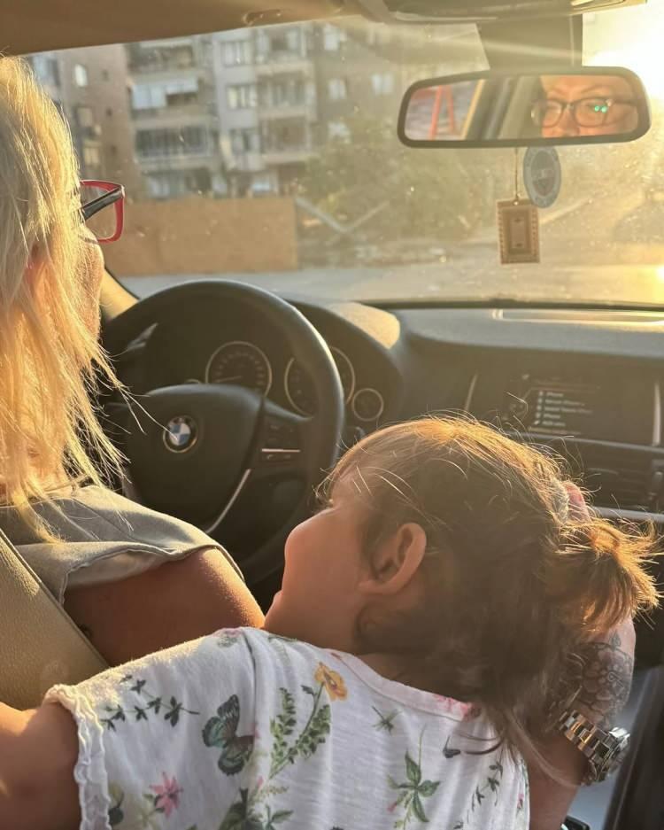 <p>&Ouml;te yandan Tuğyan'ın kızı Azra'nın devletin desteğini almasını istiyor. Kalacak olası mal varlıklarının da yeniden yaşaması i&ccedil;in Azra'ya kalması i&ccedil;in talepte bulunuldu. &Ouml;n&uuml;m&uuml;zdeki g&uuml;nlerde Savcılık Makamı tarafından m&uuml;vekkillerim &ccedil;ağrılacaktır. Hep birlikte gidip m&uuml;şteki olarak faydalarımızı arttırma" dedi.</p>
