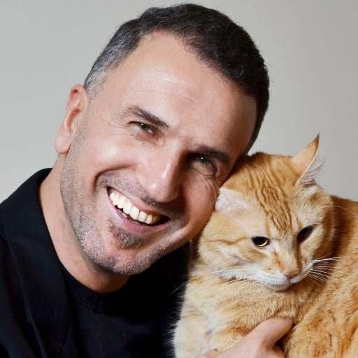 <p><strong>2023 yılında mesleği bırakan Eren</strong>, sekt&ouml;re girişinde &ouml;nemli payı olan <strong>N&uuml;khet Duru'nun</strong>, aynı zamanda bu s&uuml;recin sonlanmasında da <strong>belirleyici bir rol oynadığını</strong> ilk kez dile getirdi.</p>
