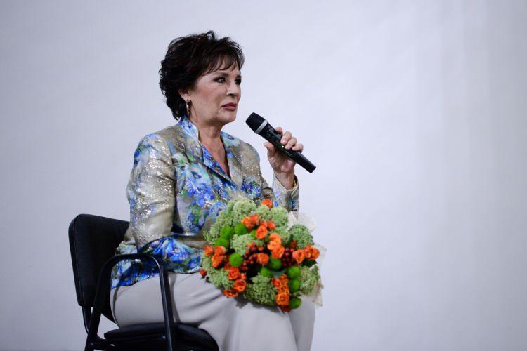 <p><strong>Bug&uuml;ne dek sayısız başarılı yapımda rol alan ve b&uuml;y&uuml;k beğeni toplayan usta oyuncu, kariyerinde iz bırakan "keşke"lerinden birini yıllar sonra anlattı.</strong></p>
