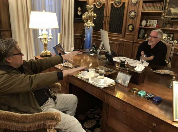 <p>Ayrıca ABD Başkanı Donald Trump'ın eski danışmanı Steve Bannon ve Jeffrey Epstein'ın birlikte vakit ge&ccedil;irdiğini g&ouml;steren daha fazla fotoğraf da yeni yayınlanan g&ouml;r&uuml;nt&uuml;ler arasında yerini alıyor.&nbsp;</p>

<p>&nbsp;</p>
