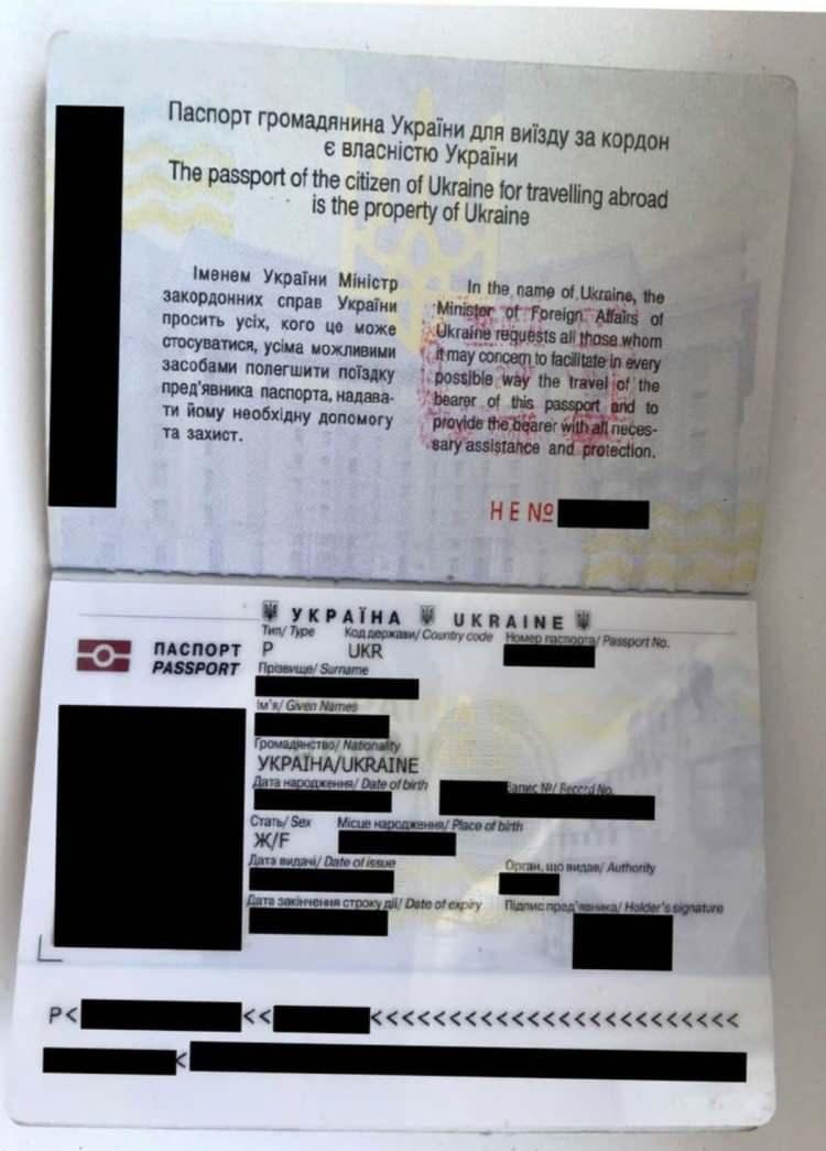 <p><span style="color:#B22222"><strong>95 BİN FOTOĞRAFLIK ALB&Uuml;M</strong></span></p>

<p>Ne zaman, nerede ve kim tarafından &ccedil;ekildiği hen&uuml;z bilinmeyen fotoğraflarda, Clinton, Epstein ve kız arkadaşı Ghislaine​​​​​​​ Maxwell ile birlikte g&ouml;r&uuml;l&uuml;rken, Prens Andrew, milyarder iş insanı Bill Gates ve eski Harvard &Uuml;niversitesi Rekt&ouml;r&uuml; Larry Summers gibi isimler de s&ouml;z konusu malikanede &ccedil;ekilen fotoğraflarda yer alıyor.</p>
