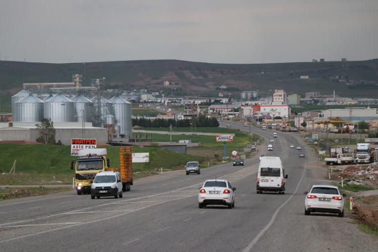 <p><span style="color:#B22222"><strong>12-Batman</strong>:</span> 14.729 TL (%38,55)</p>

<p>&nbsp;</p>
