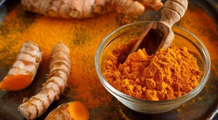 <p><strong>Bunun yanı sıra zerde&ccedil;alın da koruyucu etkisine değinen Smith, boğazda yatıştırıcı bir etki oluşturabileceğini belirtiyor.</strong></p>
