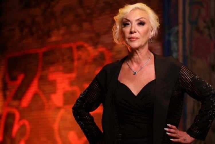 <p><span style="color:#FF0000"><strong>MAL VARLIĞI ORTAYA &Ccedil;IKTI</strong></span></p>

<p><strong>Ş&uuml;pheli &ouml;l&uuml;me dair soruşturma devam ederken, &uuml;nl&uuml; sanat&ccedil;ının mal varlığı tespitine y&ouml;nelik ilgili kurum ve kuruluşlarla yazışmalar yapıldı.</strong></p>
