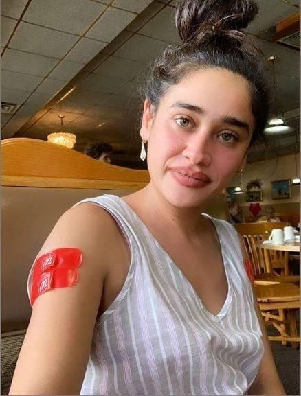 <p><span style="color:#FF0000"><strong>BOMBA İDDİA: RAHİP İLE EVLENİP VAFTİZ OLDU</strong></span></p>

<p><strong>&Uuml;nl&uuml; oyuncunun kısa bir s&uuml;re &ouml;nce ABD'li Rahip Thomas Wick ile dini bir t&ouml;renle evlendiği &ouml;ne s&uuml;r&uuml;ld&uuml;. İddialar bununla da sınırlı kalmadı ve &uuml;nl&uuml; oyuncunun evlilikle beraber vaftiz olduğu ve Hristiyanlık dininin temel ayinlerini yerine getirmeye başladığı ileri s&uuml;r&uuml;ld&uuml;.</strong></p>
