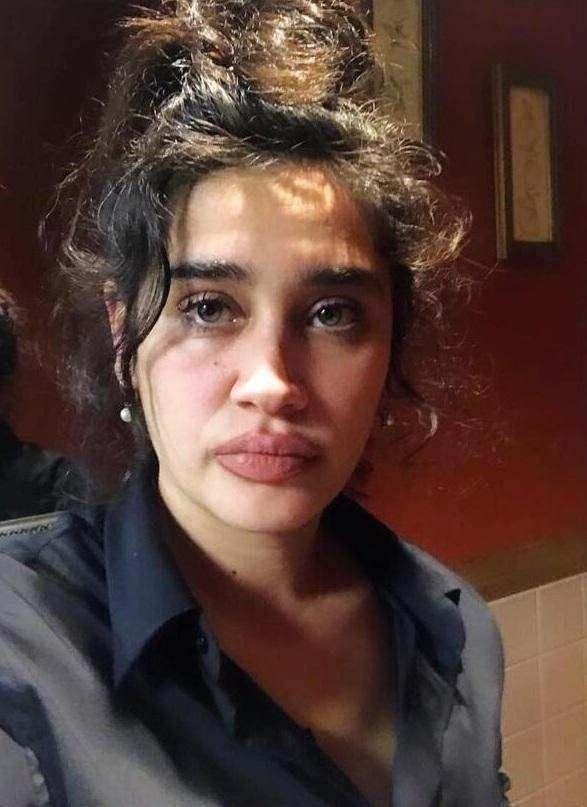 <p><strong>Kimlik ve belgelerinin &ccedil;alındığını, Amerika'da rehin tutulduğunu s&ouml;yleyerek g&ouml;zyaşları i&ccedil;inde yardım isteyen Miraloğlu, şimdi de dikkat &ccedil;eken bir olayla yeniden g&uuml;ndeme geldi.</strong></p>
