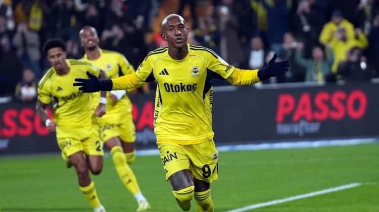 <p>Sarı-lacivertliler, m&uuml;sabakadan&nbsp;Anderson Talisca (2), Mert M&uuml;ld&uuml;r ve Marco Asensio'nun golleriyle galip ayrıldı.</p>
