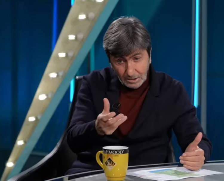 <p>&nbsp;B&ouml;yle bir fırsat varken; 11 yıl ge&ccedil;miş şampiyon olalı, 12. yılında rakibinin de inişli &ccedil;ıkışlı bir performansı varken o fedak&acirc;rlığı yapacaksınız.</p>
