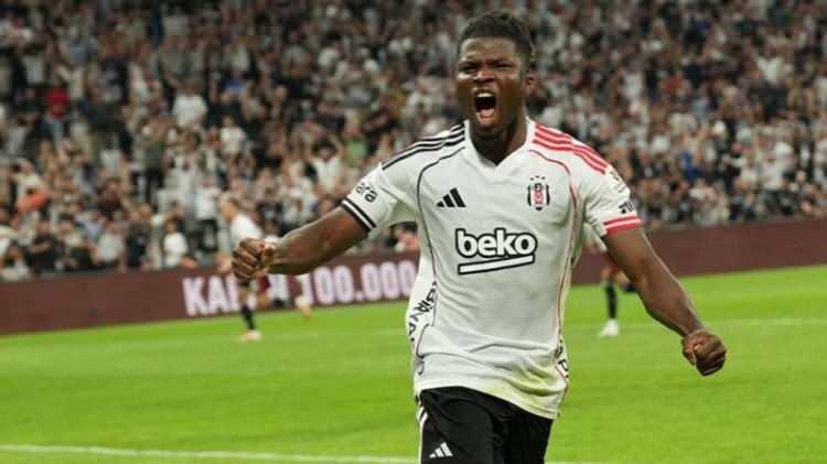 <p>6- El Bilal Toure | Beşiktaş | 12 ma&ccedil; - 5 asist</p>
