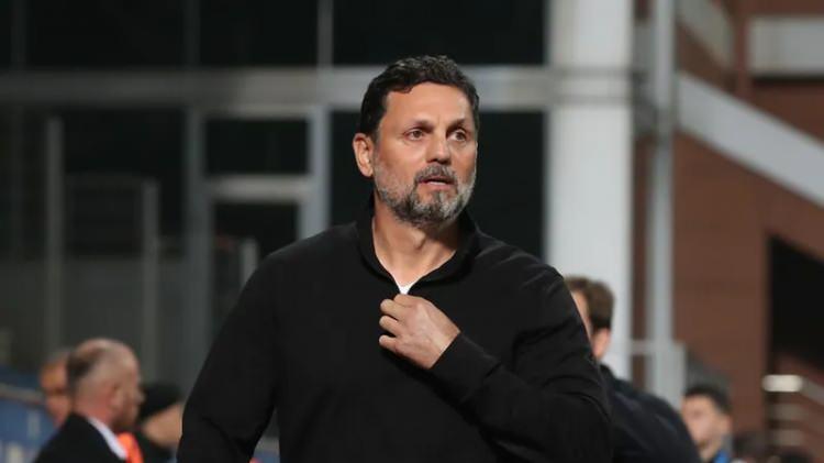 <p>Akdeniz ekibi, Emre Bel&ouml;zoğlu takımdan ayrıldıktan sonra Ekim ayında kul&uuml;b&uuml;n başına getirdiği Erol Bulut ile karşılıklı anlaşarak vedalaştı.</p>
