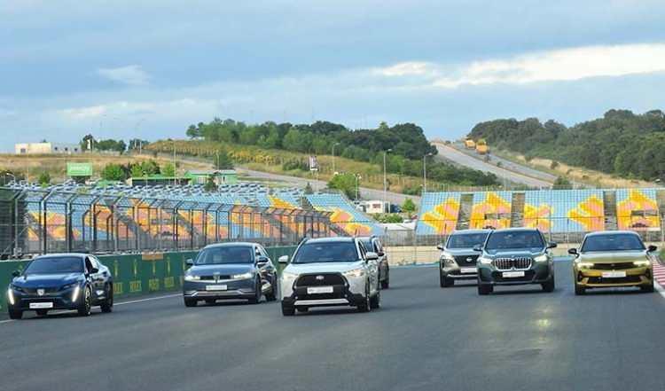 <p>2025 yılının sonlarına gelirken sorunsuz olarak kullanılan arabalar belli oldu.</p>

<p>Consumer Reports, 2025 yılına y&ouml;nelik en az sorun yaratan otomobilleri belirlemek amacıyla kapsamlı bir araştırma yayımladı.</p>
