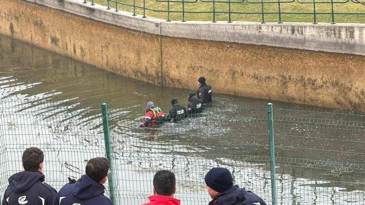 <p>T&uuml;rk&ccedil;e &ouml;ğretmeni Tuncay Arslan, 16 Aralık&rsquo;ta G&ouml;kmeydan Mahallesi Dedeefendi Caddesi&rsquo;ndeki evinden ayrıldı.&nbsp;</p>
