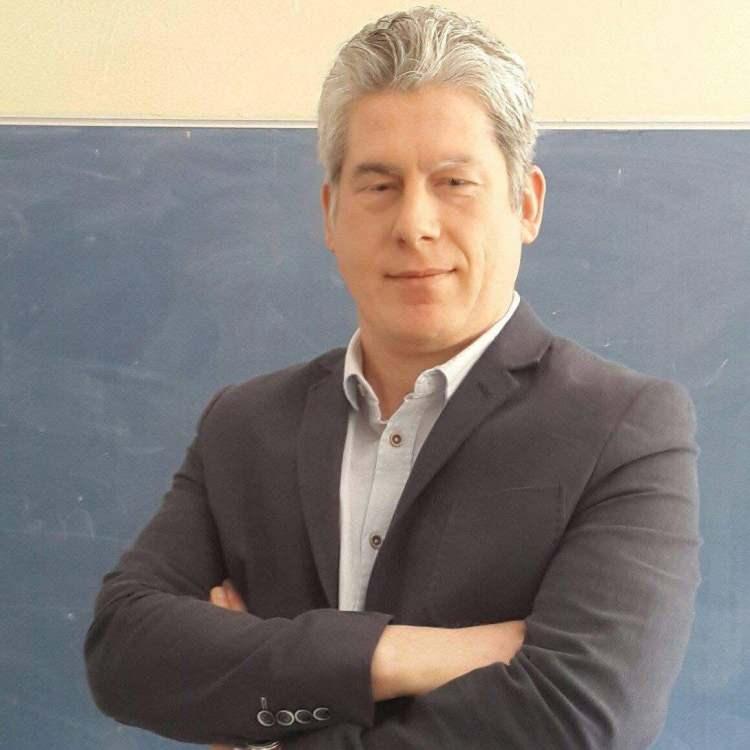 <p>Yapılan incelemede Arslan&rsquo;ın en son Doğualp Sokak&rsquo;ta g&ouml;r&uuml;ld&uuml;ğ&uuml; tespit edilirken, hemen yanındaki Porsuk &Ccedil;ayı&rsquo;na d&uuml;şm&uuml;ş olabileceği değerlendirildi.&nbsp;</p>
