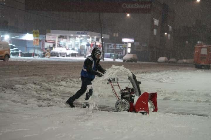 <p>ABD Ulusal Hava Durumu Servisi, b&ouml;lge genelinde "Kış Fırtınası Uyarısı" yayınladı.</p>
