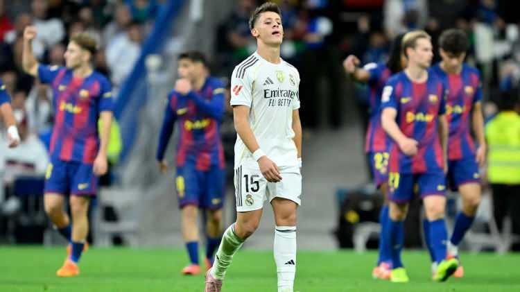 <p>Real Madrid'de forma giyen milli futbolcu Arda G&uuml;ler'in maaşı İspanya'da g&uuml;ndem oldu.</p>
