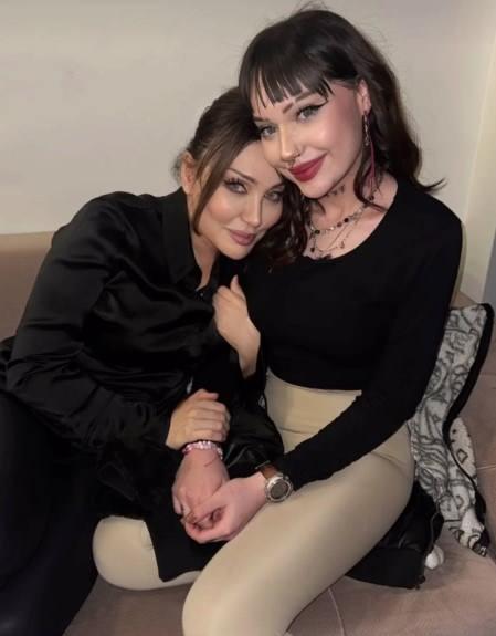 <p><strong>Ge&ccedil;tiğimiz aylarda kızının yasaklı madde kullanmaya başladığını a&ccedil;ıklayarak sosyal medya &uuml;zerinden yardım &ccedil;ağrısında bulunan ve kızı Melek Bal'ın tedavi s&uuml;reci i&ccedil;in t&uuml;m g&uuml;c&uuml;yle savaşan &uuml;nl&uuml; sanat&ccedil;ı, s&ouml;z konusu operasyonları takdir ettiğini dile getirdi.</strong></p>
