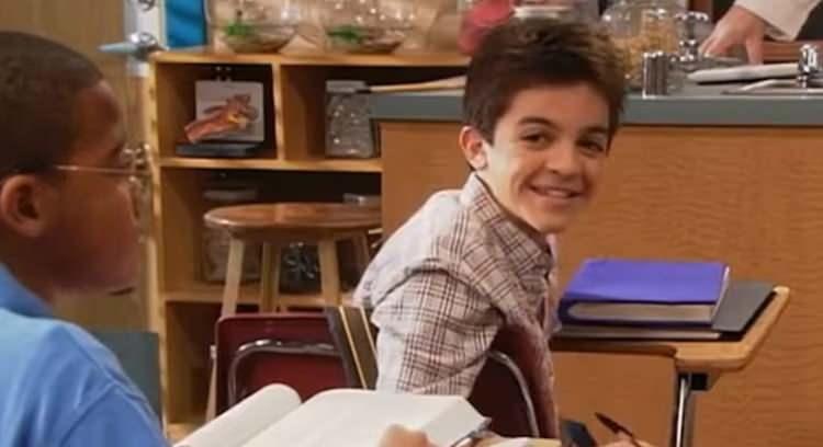 <p><span style="color:#0000CD"><strong>G&Ouml;R&Uuml;NT&Uuml;LERİN ARDINDAN BABASI SESSİZLİĞİNİ BOZDU</strong></span></p>

<p><strong>S&ouml;z konusu g&ouml;r&uuml;nt&uuml;lerin geniş &ccedil;aplı yankı uyandırmasıyla &uuml;nl&uuml; yıldızın&nbsp;babası Joseph Mendez Jr., sessizliğini bozdu.</strong></p>
