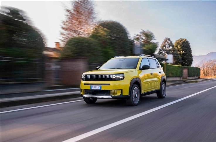 <p>Stellantis, 2025'in ilk &uuml;&ccedil; &ccedil;eyreğinde 1 milyon 439 bin 074 aracı geri &ccedil;ağırdı. Geri &ccedil;ağırmalar arasında Jeep Wranglers ve Chrysler Pacificas &ouml;nemli bir payı aldı.</p>
