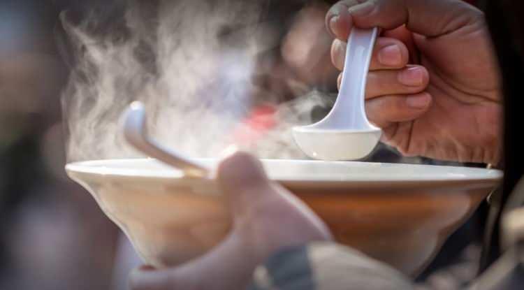 &Ccedil;orbanıza yalnızca bir kaşık ekleyin: Ne iltihap kalıyor ne &ouml;ks&uuml;r&uuml;k!