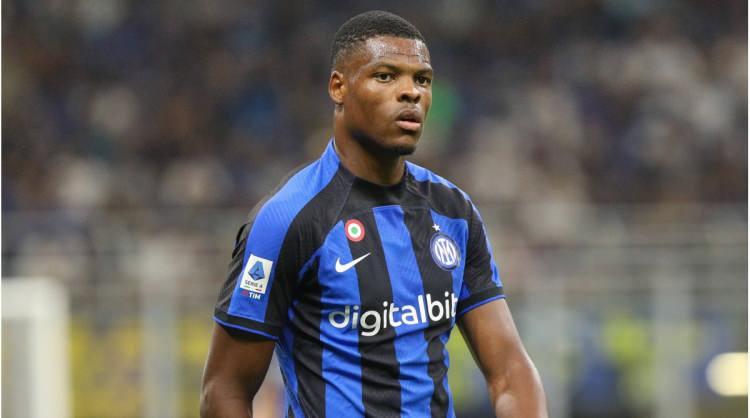 <p>40- Denzel Dumfries</p>
