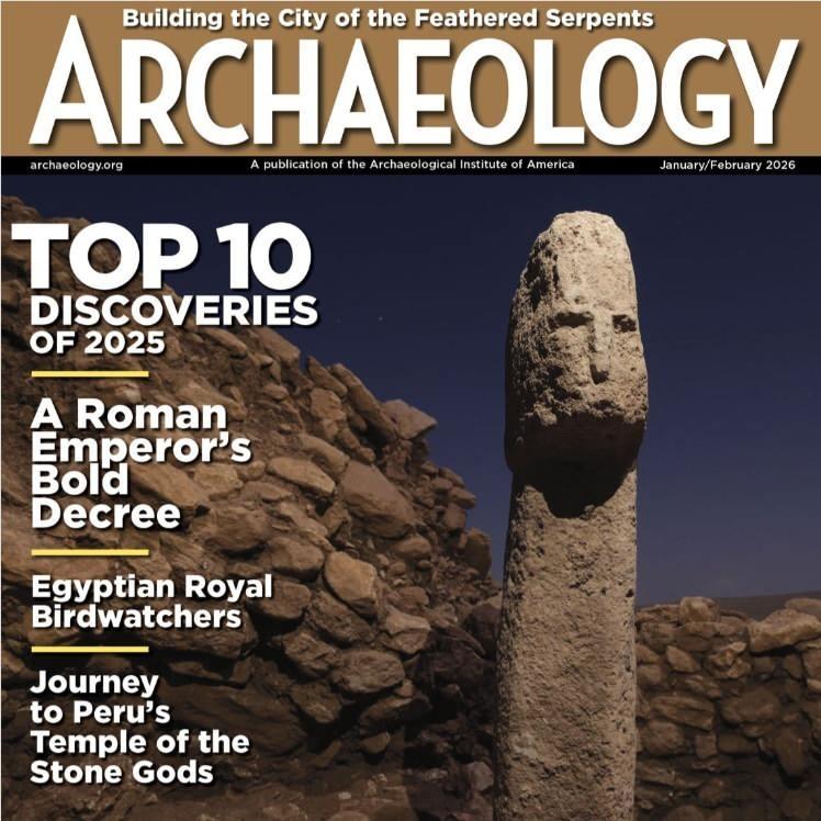 <p>Şanlıurfa&rsquo;da y&uuml;r&uuml;t&uuml;len Taş Tepeler Projesi&rsquo;nin &ouml;nemli duraklarından Karahantepe, Archaeology Magazine tarafından 2025 yılının ilk 10 keşfi arasında g&ouml;sterilerek derginin kapağında yer aldı.</p>

<p>&nbsp;</p>
