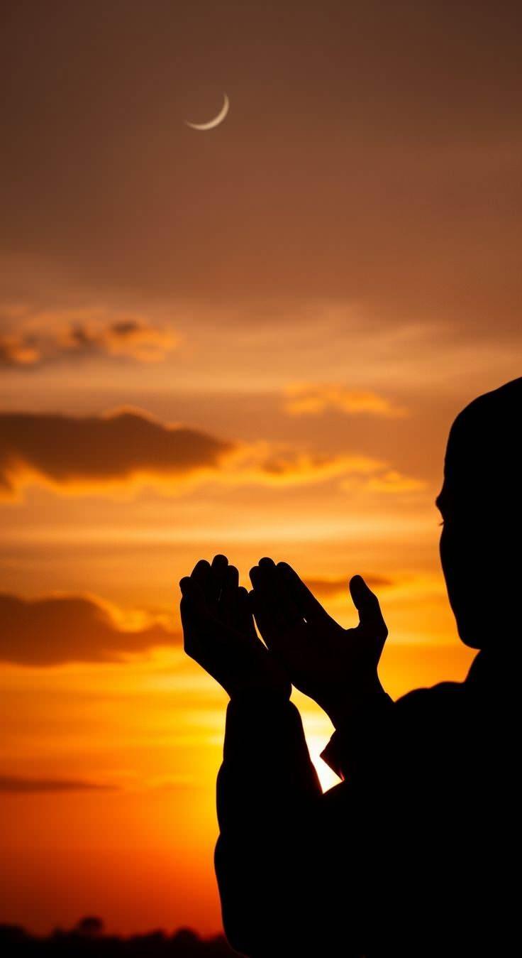 <p><strong>"Kalplerin yumuşadığı, ellerin semaya a&ccedil;ıldığı bu gecede, dualarınızda yer bulmak dileğiyle. Regaip Kandiliniz m&uuml;barek olsun..."</strong></p>
