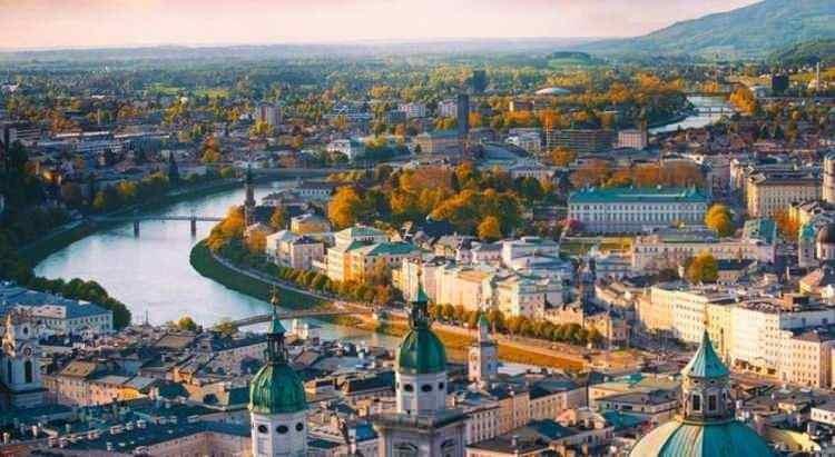 <p><strong><span style="color:#B22222">6)&nbsp; AVUSTURYA</span></strong></p>

<p>&nbsp;</p>
