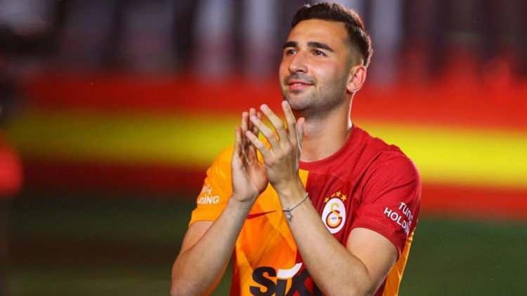 <p>Transfer &ccedil;alışmalarını s&uuml;rd&uuml;ren Fenerbah&ccedil;e, stoper takviyesi i&ccedil;in kolları sıvadı. Sarı-lacivertliler eski Galatasaraylı Emin Bayram'ı g&uuml;ndemine aldı.</p>
