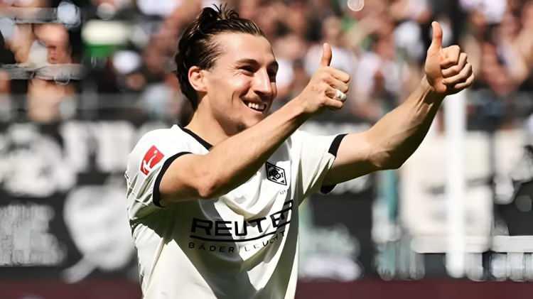 <p>Fenerbah&ccedil;e orta saha transferinde y&ouml;n&uuml;n&uuml; Almanya'ya &ccedil;evirdi.<br />
<br />
Sarı-lacivertliler, M&ouml;nchengladbach ile 23 yaşındaki orta saha Rocco Reitz i&ccedil;in temas kurdu.<br />
<br />
Alman futbolcunun 20 milyon euroluk serbest kalma bedeli olduğu ve Fenerbah&ccedil;e'nin bu rakamı aşağı d&uuml;ş&uuml;rmek i&ccedil;in &ccedil;alıştığı belirtildi.<br />
<br />
(FUSSBALLTRANSFER)</p>
