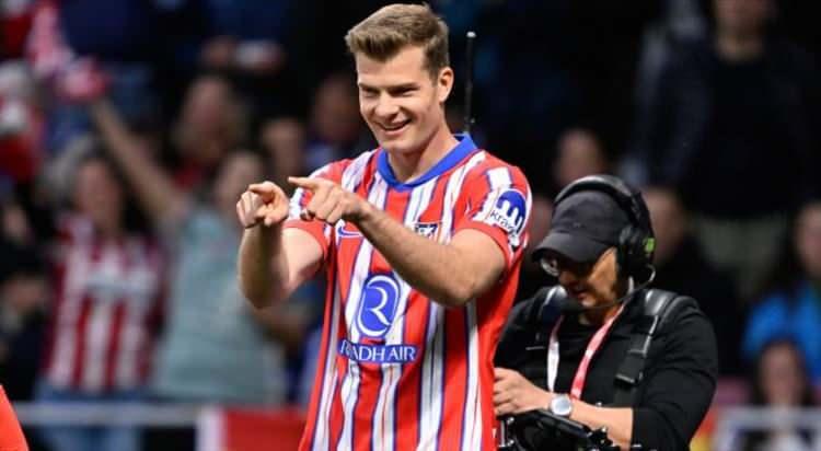 <p>Sarı-lacivertliler Atletico Madrid'den Alexander S&ouml;rloth'la <strong>12 milyon euroluk maaş ve 3 yıllık s&ouml;zleşme</strong> karşılığında anlaştı.</p>
