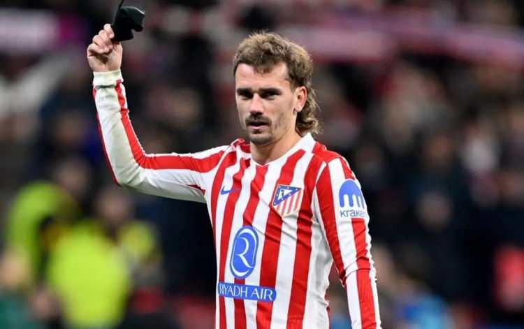 <p>&Ouml;te yandan Griezmann konusunda bazı Sarı-kırmızılı taraftarlar ise &ccedil;ekimser.<br />
<br />
Galatasaraylı bazı futbolseverler, 34 yaşındaki oyuncuya bu kadar fazla para &ouml;denmemesi gerektiğini d&uuml;ş&uuml;n&uuml;yor ve konuşulan rakamlara tepki g&ouml;steriyor.<br />
<br />
&nbsp;</p>
