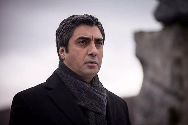 <p><strong>&Ouml;zellikle "Polat Alemdar" karakteriyle geniş kitlelere ulaşan Necati Şaşmaz, hayranlarının yakın takibinde.</strong></p>
