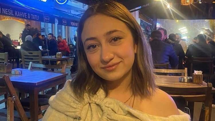 <p><strong>Tuğyan &Uuml;lkem G&uuml;lter'in s&ouml;ylediklerine karşılık veren Ulu, "Tuğyan&rsquo;ın b&uuml;t&uuml;n iddialarına tek tek verecek cevabım var ama zamanını bekliyorum. G&ouml;z&uuml;n&uuml;z&uuml;n &ouml;n&uuml;nde annesini atan bir insan yanınızda olsaydı, siz bir refleks yapabilir miydiniz?" ifadelerini kullandı.</strong></p>
