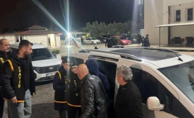 <p><strong>Su&ccedil;lamaları reddeden G&uuml;lter, ge&ccedil;tiğimiz g&uuml;n şiddet g&ouml;rd&uuml;ğ&uuml; gerek&ccedil;esiyle Gebze Kadın Cezaevi'nden Silivri Cezaevi'ne nakledildi.</strong></p>
