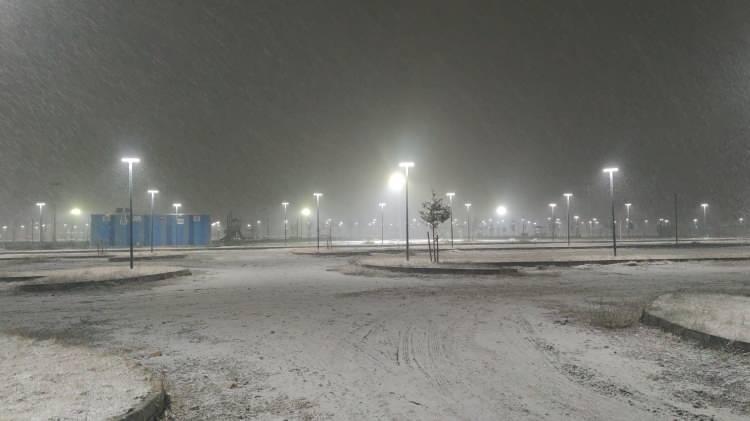 <p>T&uuml;rkiye genelinde etkisini artıran kış şartları bir&ccedil;ok ilde hayatı olumsuz etkiliyor.&nbsp;</p>
