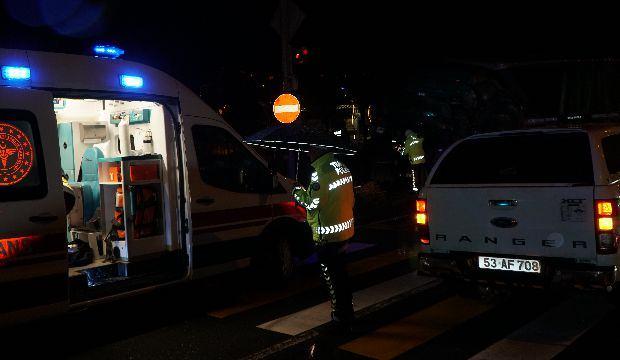 <p><strong><span style="color:rgb(178, 34, 34)">KABİN KISMINDA SIKIŞAN ŞOF&Ouml;R YARALANDI</span></strong></p>

<p>Kazada kabin kısmında sıkışan şof&ouml;r Z.E., yaralandı.&nbsp;</p>
